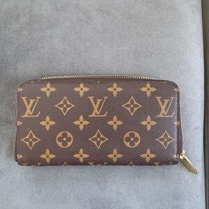 Louis Vuitton Monogram Zipper Wallet in Brown and Gold